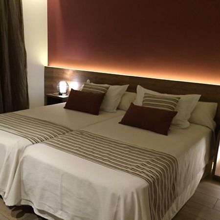 Hotel Venta Banos Campos del Río Exteriör bild